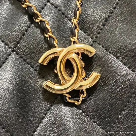 Hyper Peter CHANEL DRAWSTRING BAG 0611